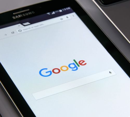 Annuaire vs Google My Business : quelle stratégie pour une PME suisse